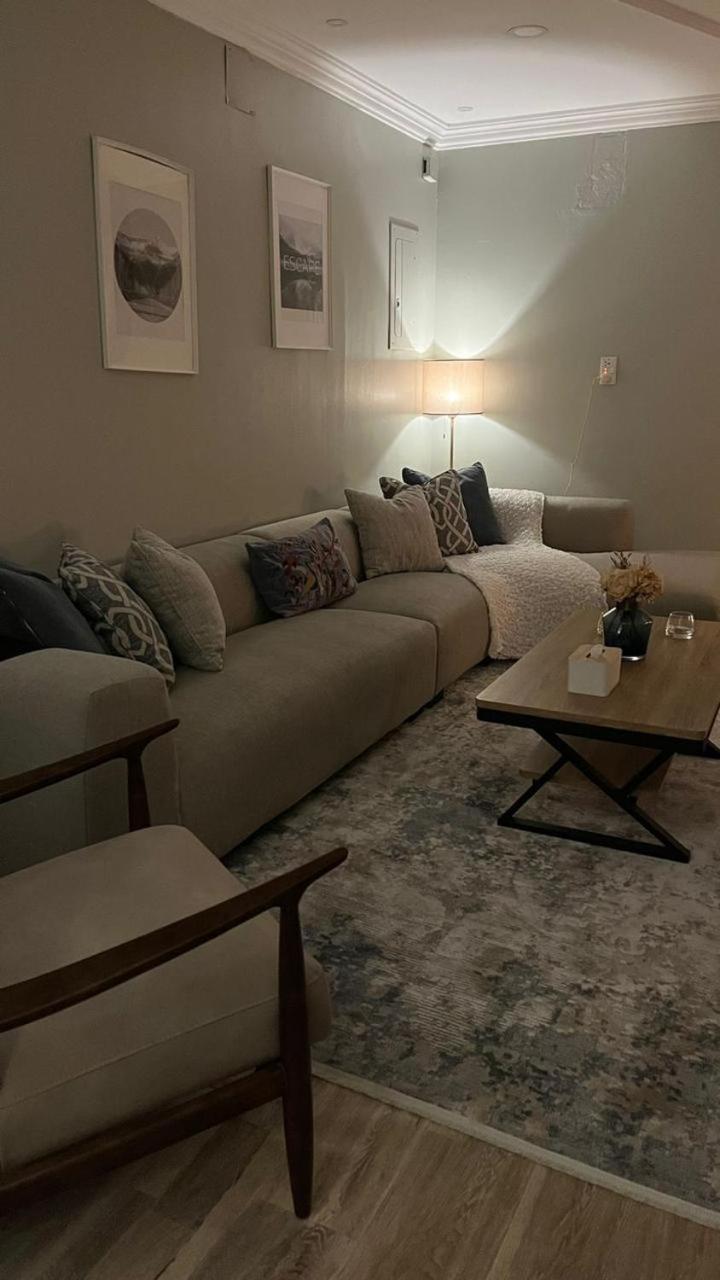 مفروشة خاصه بالخبر Apartment *